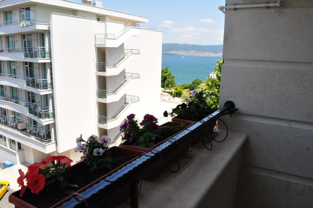 St. George Apartments Nessebar Exterior foto